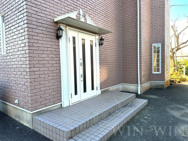 ホワイトタウン寺前のエントランス