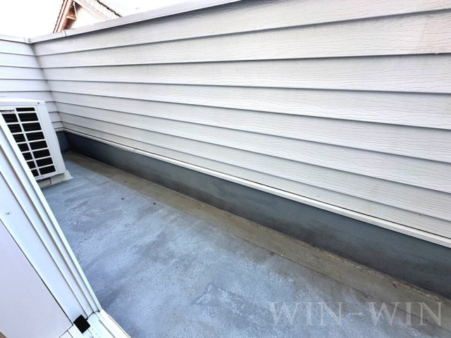 ホワイトタウン寺前のバルコニー