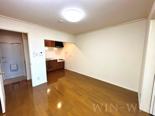 ホワイトタウン寺前の居間・リビング