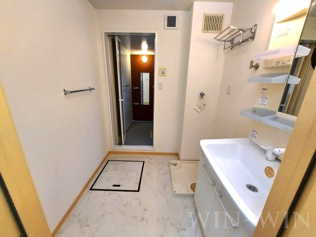 リビングタウン下地 Fの洗面所|イメージ（同建物内別部屋の写真です）