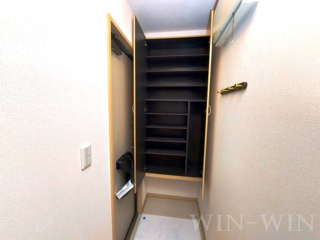 リビングタウン下地 Fの玄関|イメージ（同建物内別部屋の写真です）