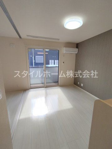 ルーチェA棟の居間・リビング|別部屋写真です。