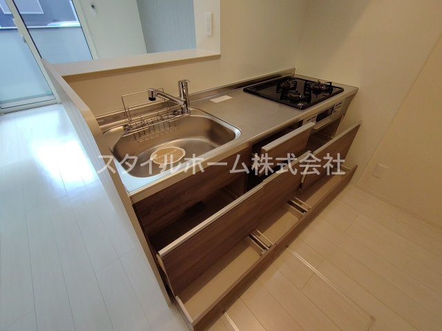 ルーチェA棟のキッチン|別部屋写真です。
