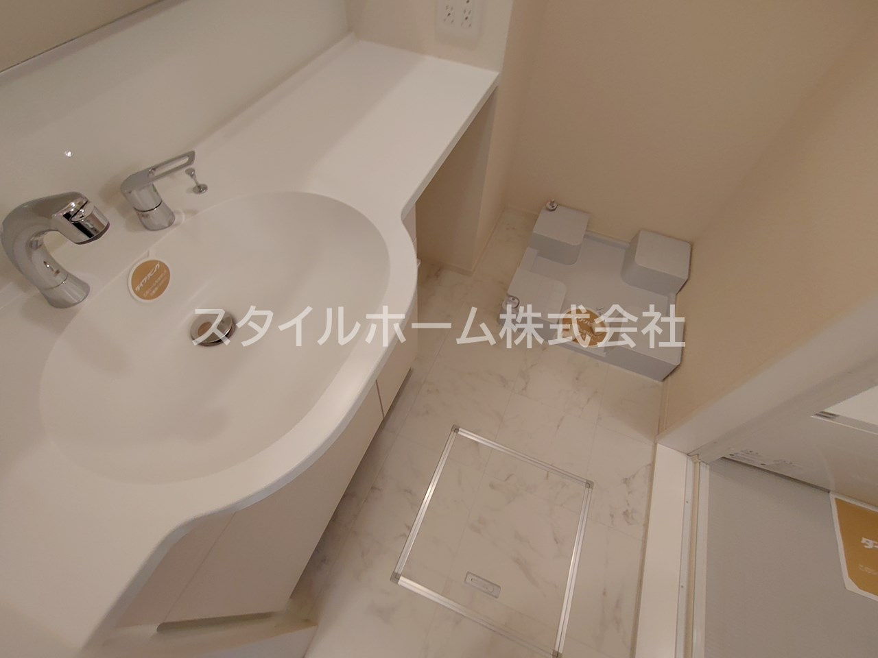 ルーチェA棟の洗面所|別部屋写真です。