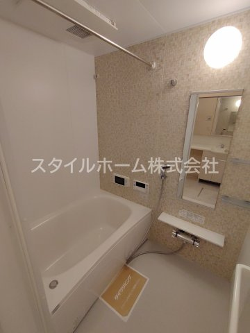 ルーチェA棟の浴室|別部屋写真です。