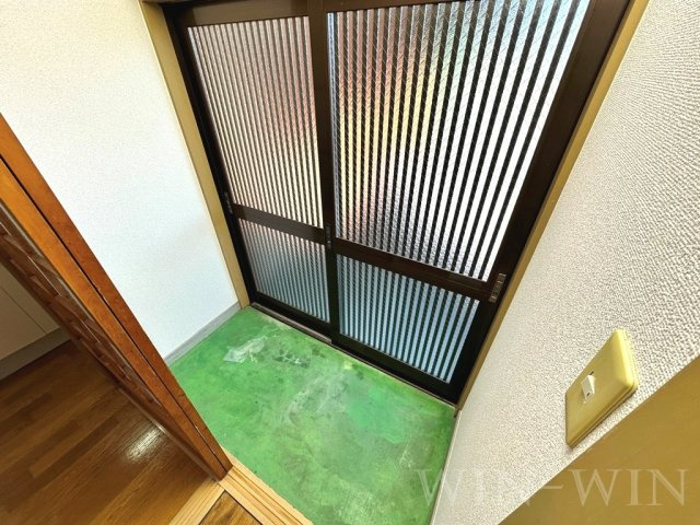 すみれ荘の玄関