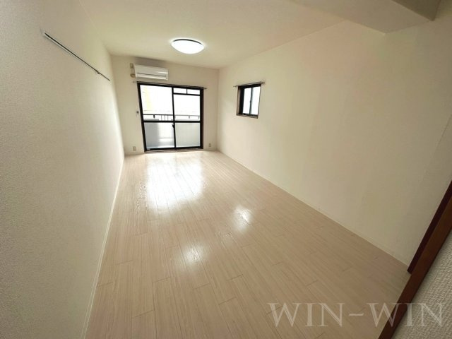 シャンテ豊橋の居間・リビング