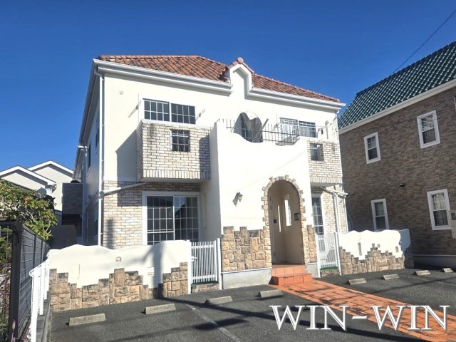 フリューゲル B棟の外観