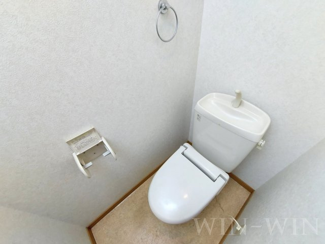 フリューゲル B棟のトイレ