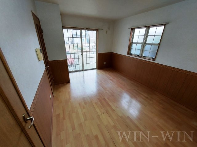 フリューゲル B棟の居間・リビング