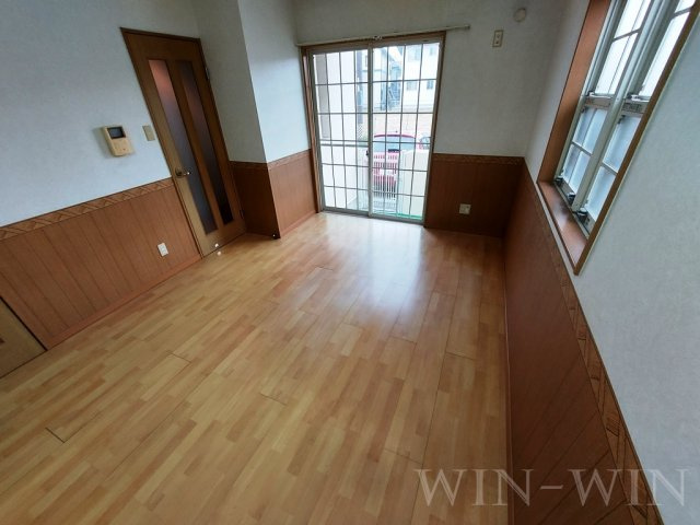 フリューゲル B棟の居間・リビング