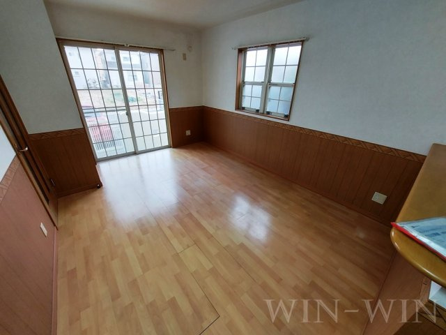 フリューゲル B棟の居間・リビング