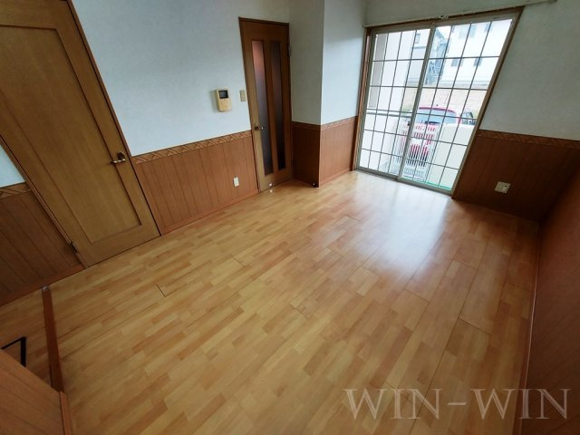 フリューゲル B棟の居間・リビング