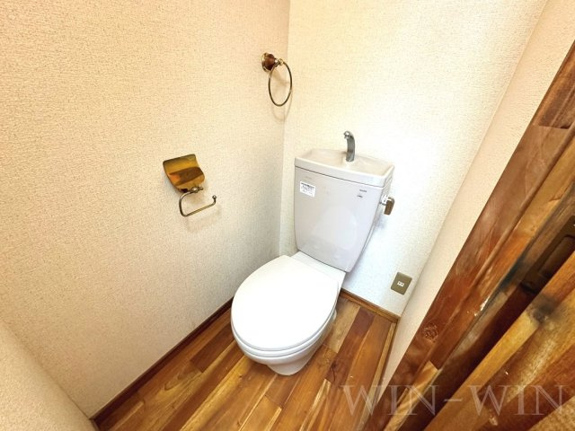 セザンヌ下地のトイレ
