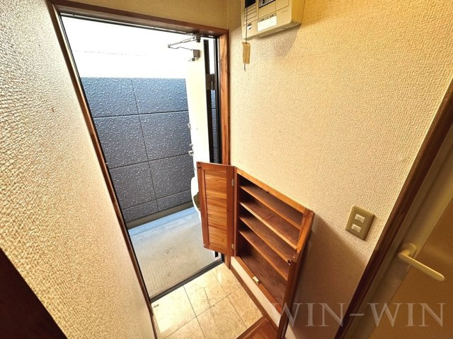 セザンヌ下地の玄関