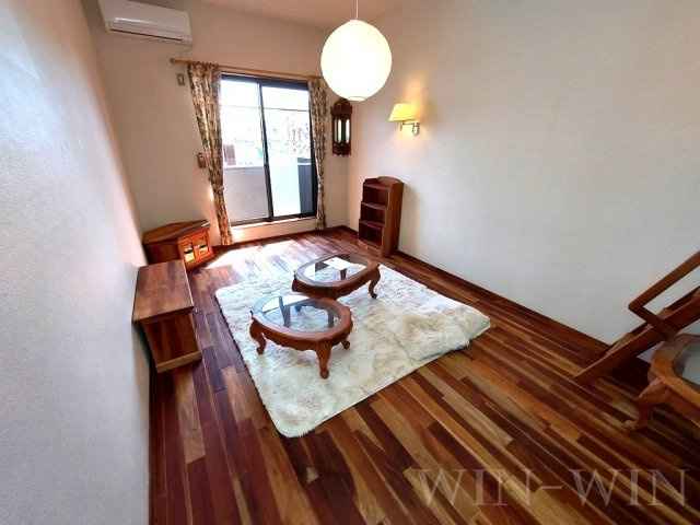 セザンヌ下地の居間・リビング