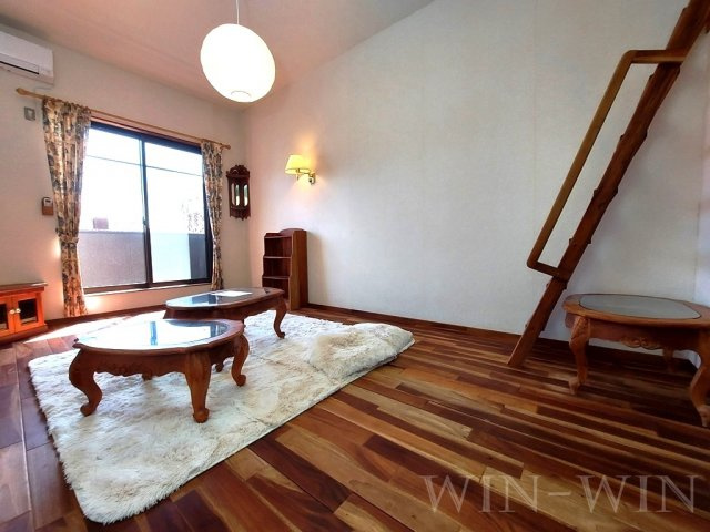 セザンヌ下地の居間・リビング