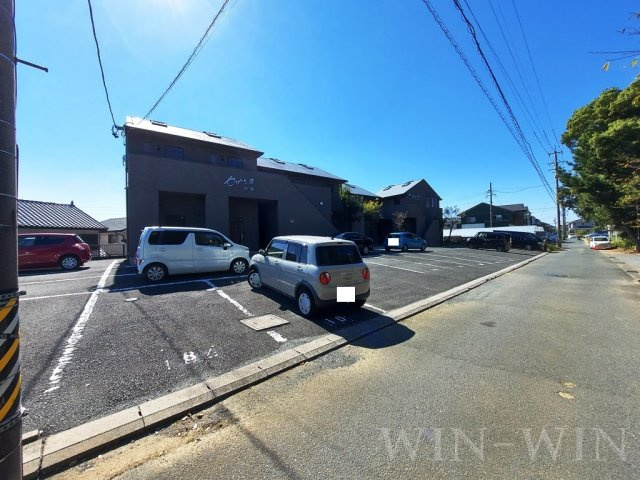 セザンヌ内張の駐車場