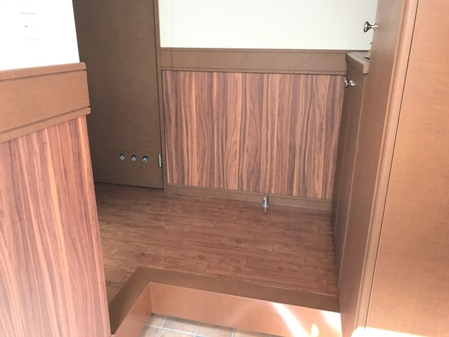 アパートメントピノの玄関