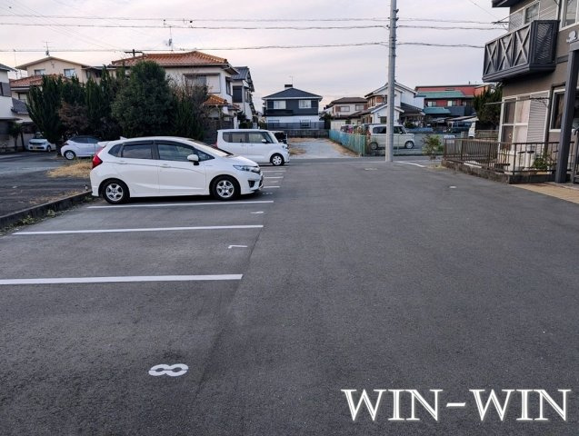 セザンヌ一色町の駐車場