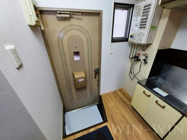 TOWNY AKEBONO Bの玄関