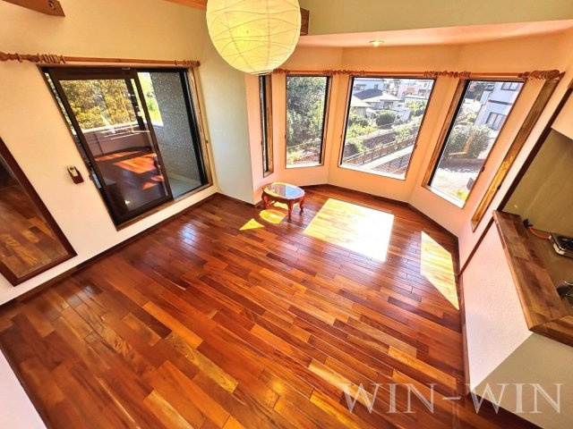 セザンヌ大岩 2の居間・リビング