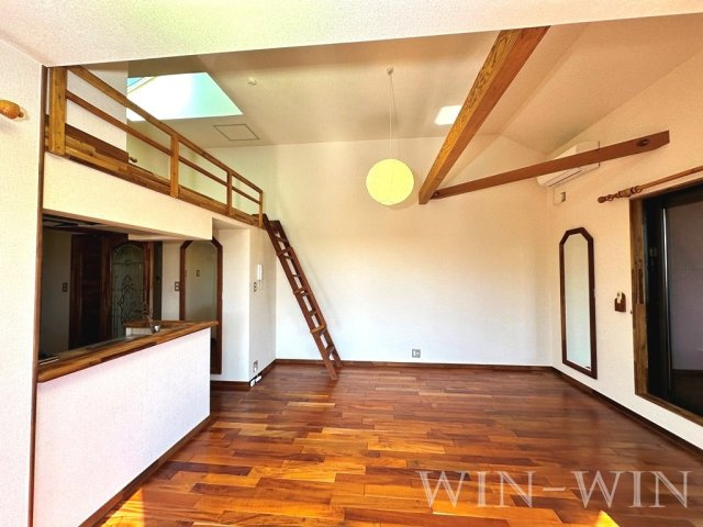 セザンヌ大岩 2の居間・リビング