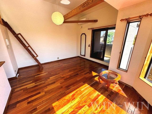 セザンヌ大岩 2の居間・リビング