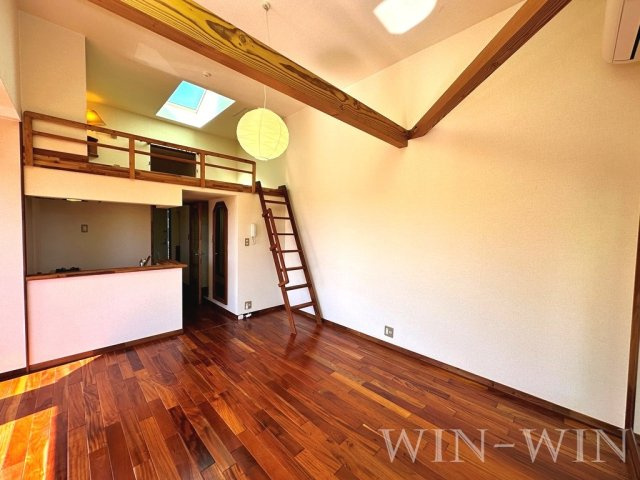 セザンヌ大岩 2の居間・リビング