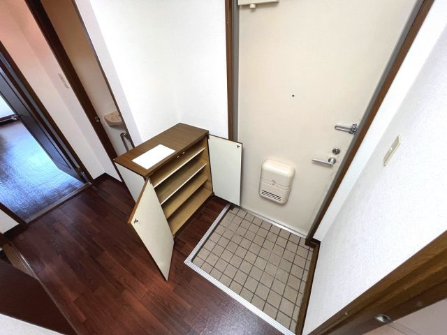 WEST COURT S棟の玄関|イメージ（同建物内別部屋の写真です）