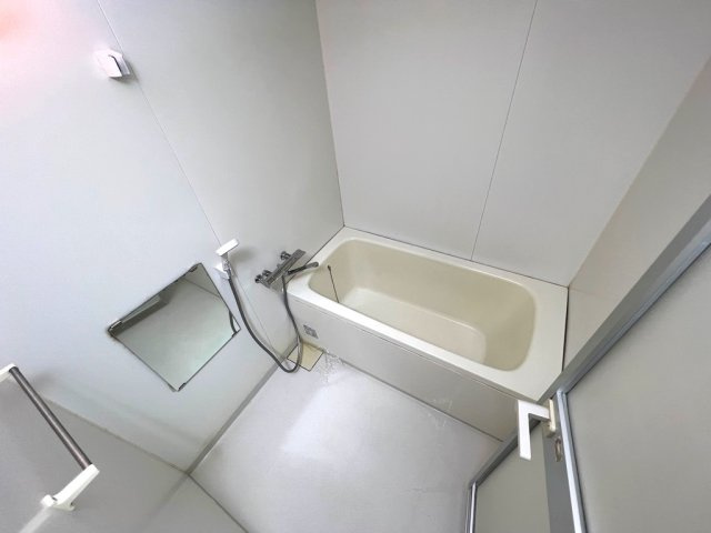 WEST COURT S棟の浴室|イメージ（同建物内別部屋の写真です）