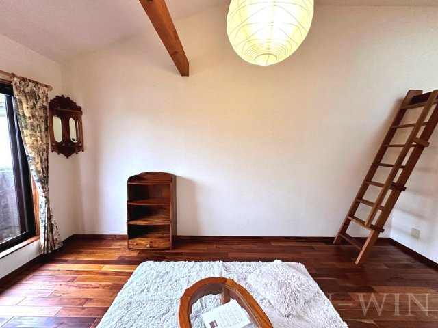 セザンヌ大岩の内装