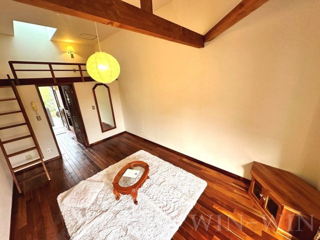 セザンヌ大岩の居間・リビング