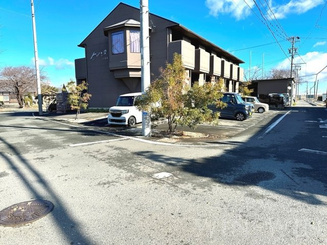 セザンヌ小坂井の駐車場