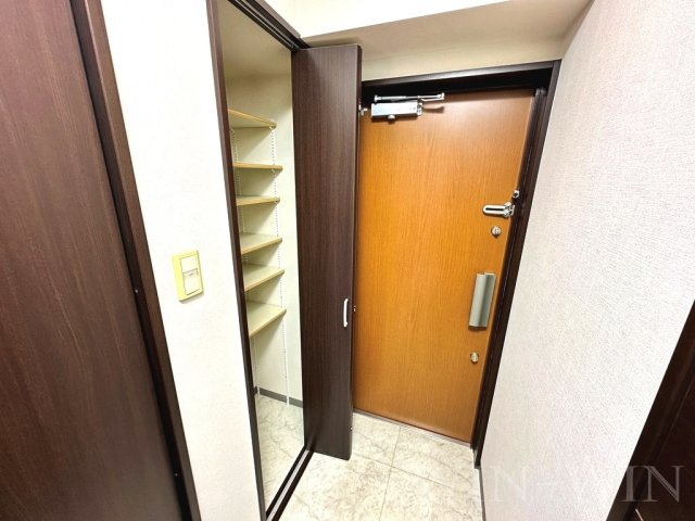 モードワン鴨田の玄関