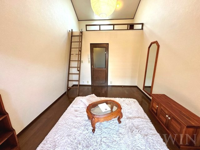 セザンヌ小鷹野 2の居間・リビング