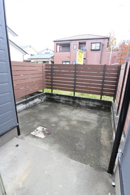 【バルコニー】 | OCTOHOUSE | 外からの目が気にならないバルコニーで洗濯物が干せます