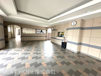 【エントランス】 | エンゼルハイム・パークステージ四番館　リフォーム済１階のお部屋 | お掃除の行き届いたエントランスです♪