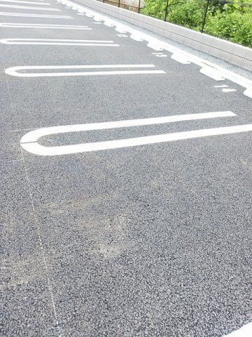 アンソレイユ参番館の駐車場