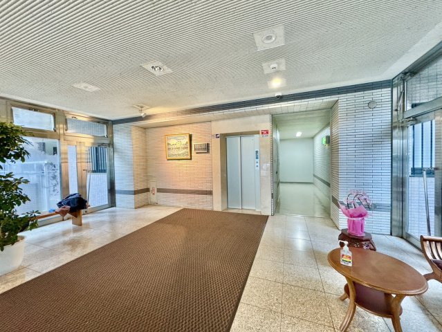 ルシール那珂湊のエントランス