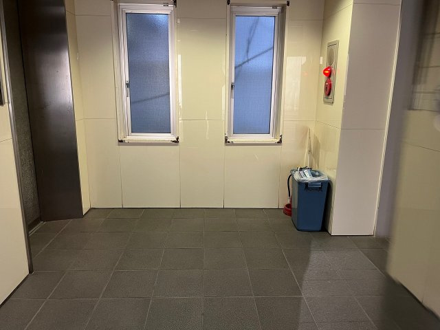 グレースレイ岸のロビー