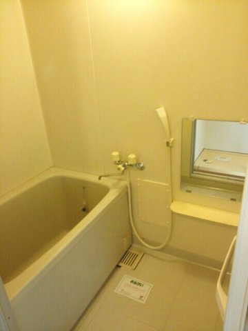 メゾンレフォ－ルの浴室