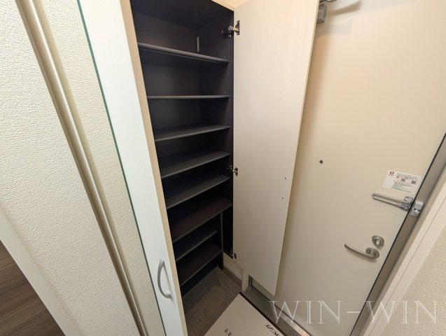 アベニュー小向の玄関