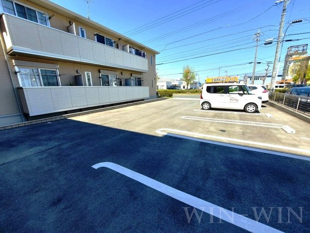 アベニュー小向の駐車場