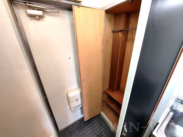 キャンパスシティー弥生の玄関