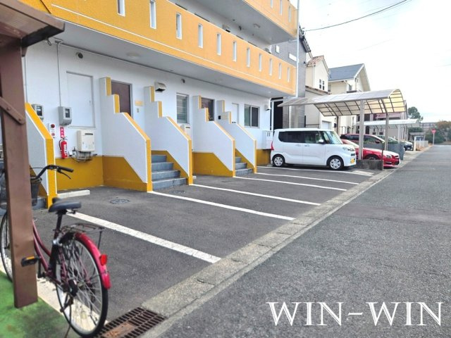 マンションツツジの駐車場