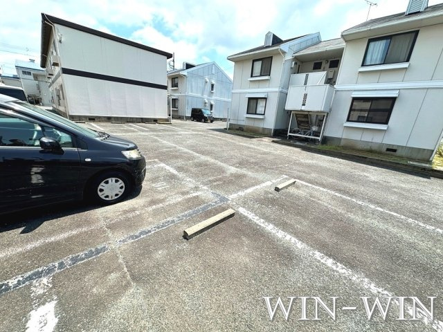 塩田ハイツ Iの駐車場