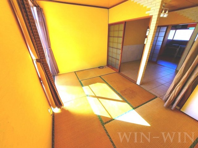 泉ハイツの和室