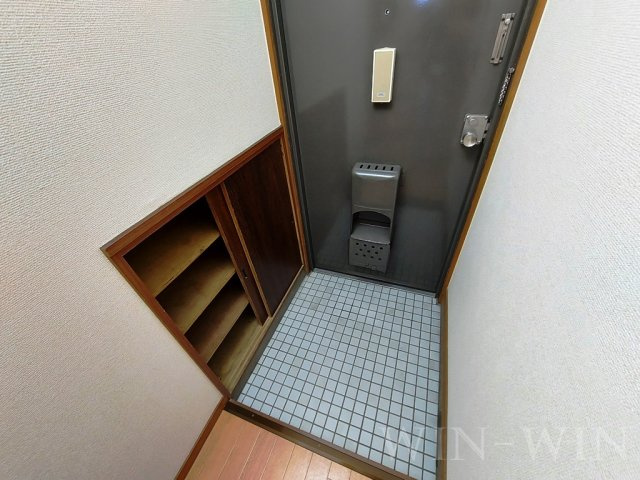 パークサイドハイム Ⅱ棟の玄関