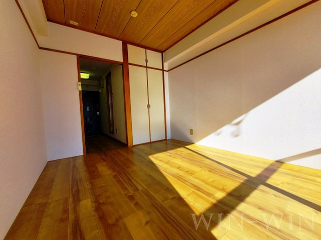 ハイシティ南松山の居間・リビング